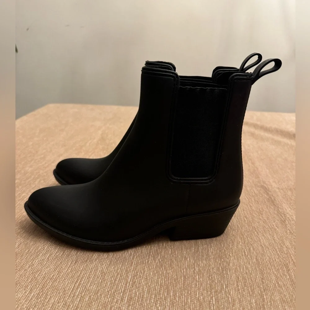 Like new! Jeffrey Campbell Havana Last Rain Boot, sz 7